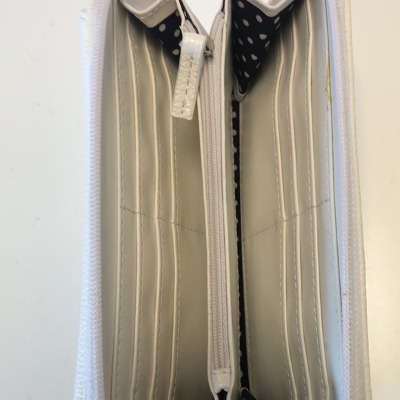 Lulu Guinness London White Textured Leather Lip Wallet - Picture 6 of 10